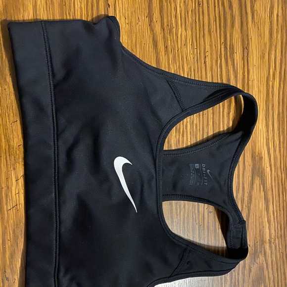 nike sports bra - Picture 2 of 2